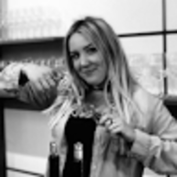 Meet your Posher, Catherine - Picture 1 of 1